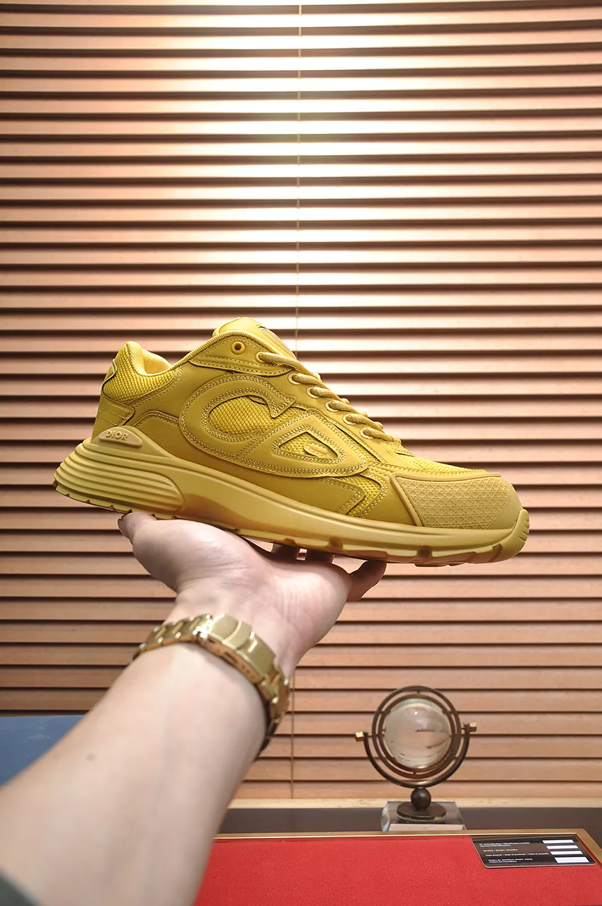 Men's men's shoes 💰: 540💶 (top original order) Brand: Dior (Dior) Standard code: Men's code 38-44 (45 customized) Grade: Same style as the official website Material: Top original cowhide stitched together Original wear-resistant and lightweight outsole Style category: Fashionable casual shoes Distinguished luxury brand elements top luxury Color: Real picture color